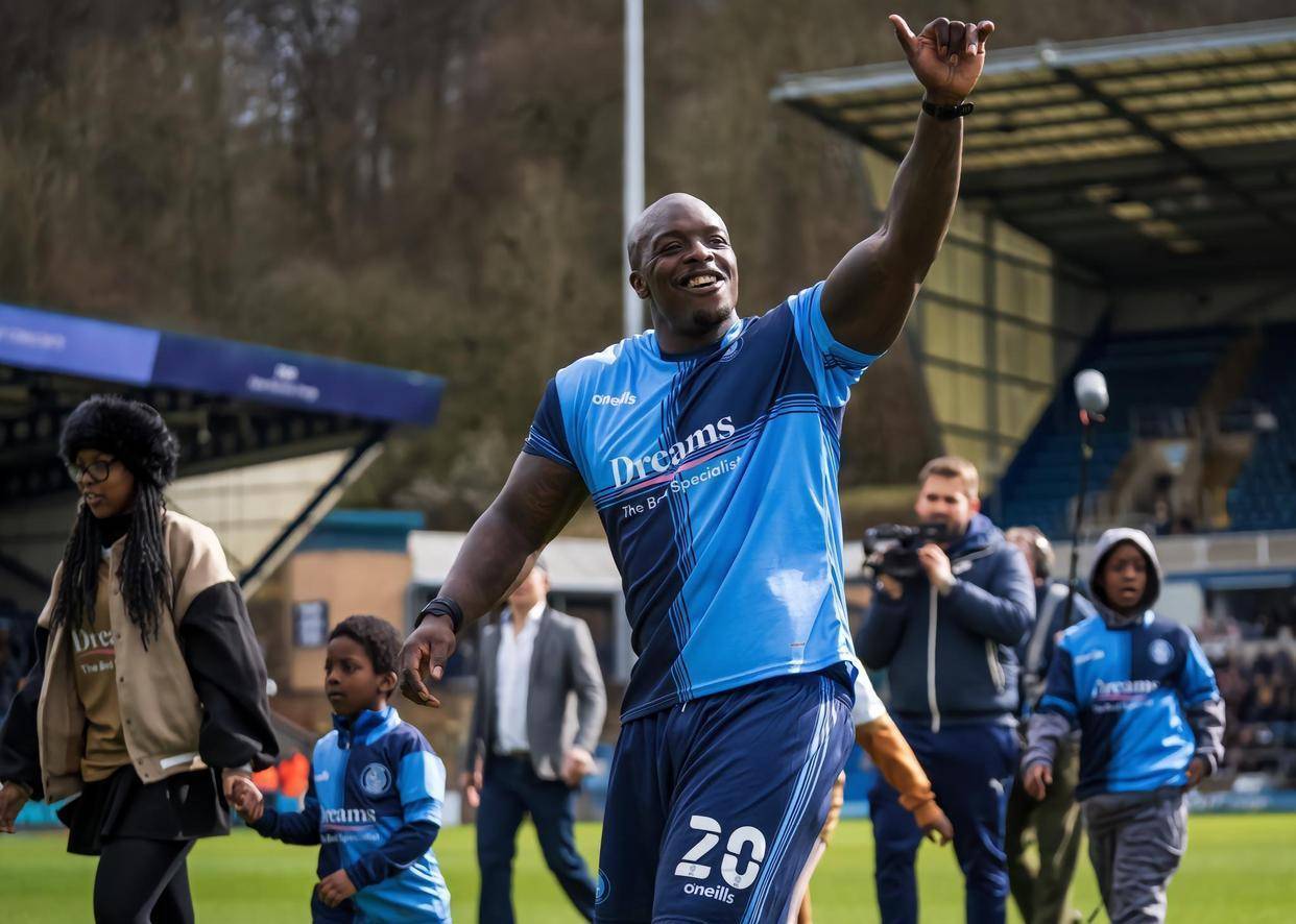 原创德罗巴足坛历史上可称为野兽级前锋的只有3人我不行