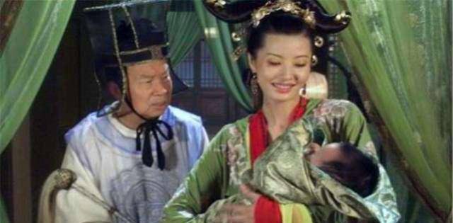 最后刘德妃自尽,赵祯与母妃相认,八贤王也因此成了功臣.