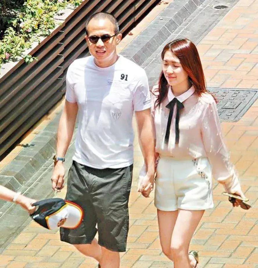 原创32岁郭嘉文和李泽楷恋爱6年未婚未育和梁洛施对比输得彻底