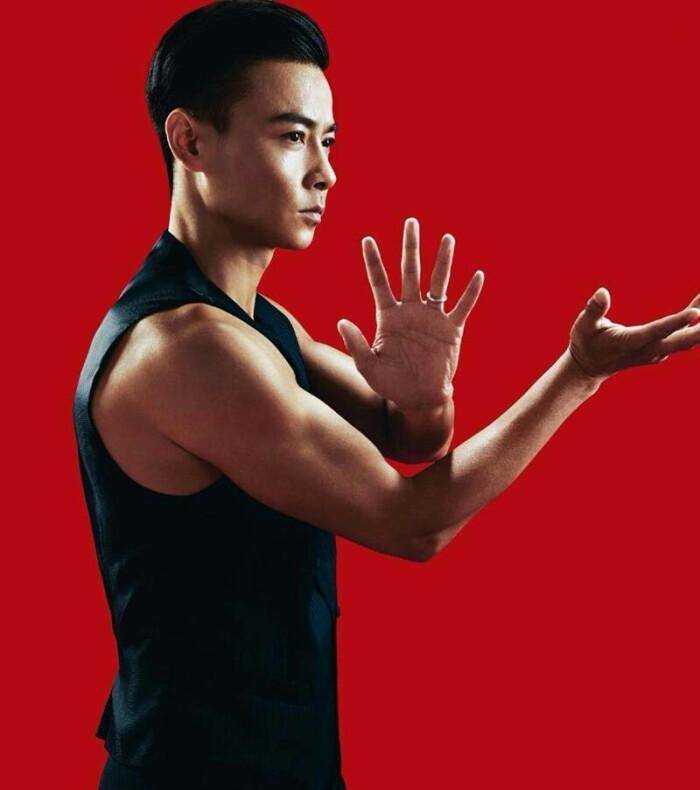 原创张晋武替出身到西装暴徒娶皇后今儿女双全成功不是偶然