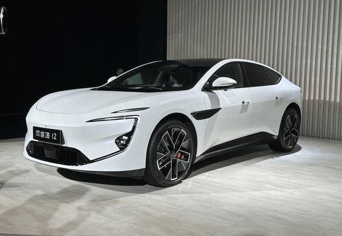 特斯拉model y售价全系上调,model 3/y变相优惠1.2