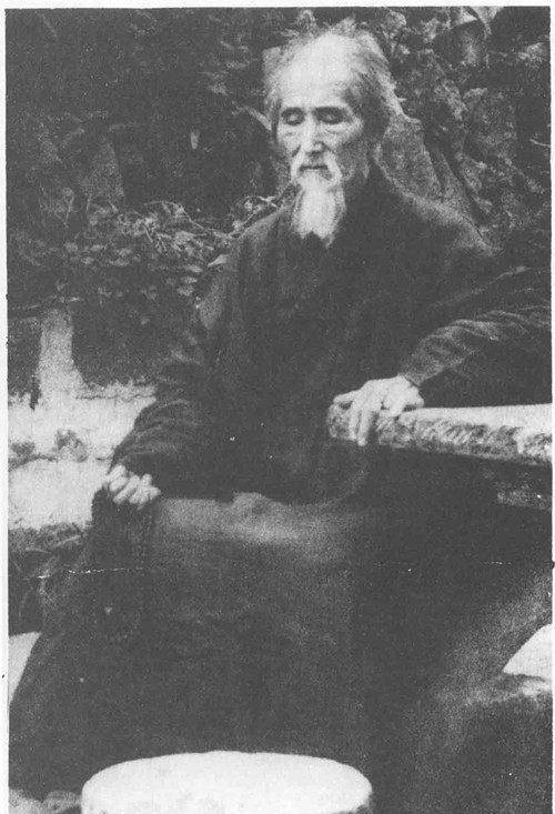 原创他一家八口同时剃度出家自发三昧真火坐化圆寂其师父竟然当众合掌