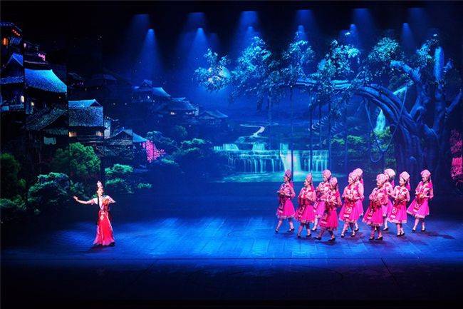 《桂林千古情》,《印象刘三姐》,《山水间》等大型文艺演出将桂林山水