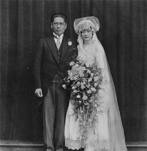 一来二去,宋子文就到了日照峰3号的张家.