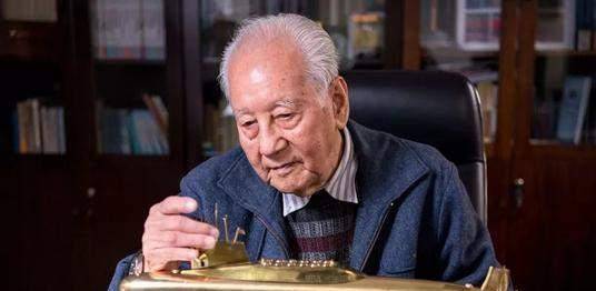 国士无双黄旭华,为核潜艇事业隐姓埋名30年,捐赠两千万奖金_国家_我国
