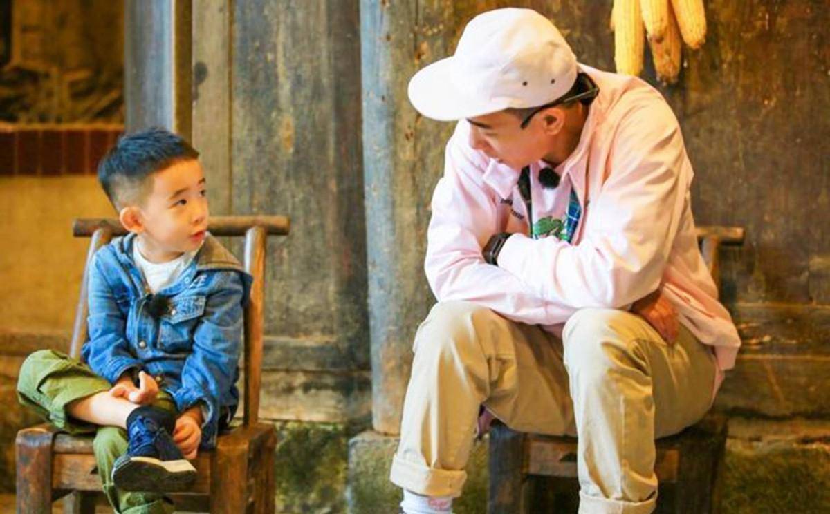 原创陈小春即使现在幸福美满但3000元卖掉的弟弟仍是最大的遗憾