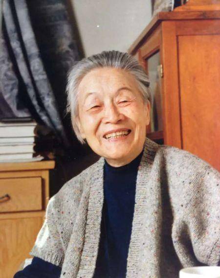 杨绛你们只看到了我的柔弱却没有看到我的坚强