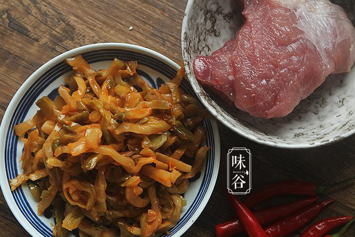 试试这简单下饭菜,有了它米饭都多吃两碗_榨菜_炒肉丝_瘦肉