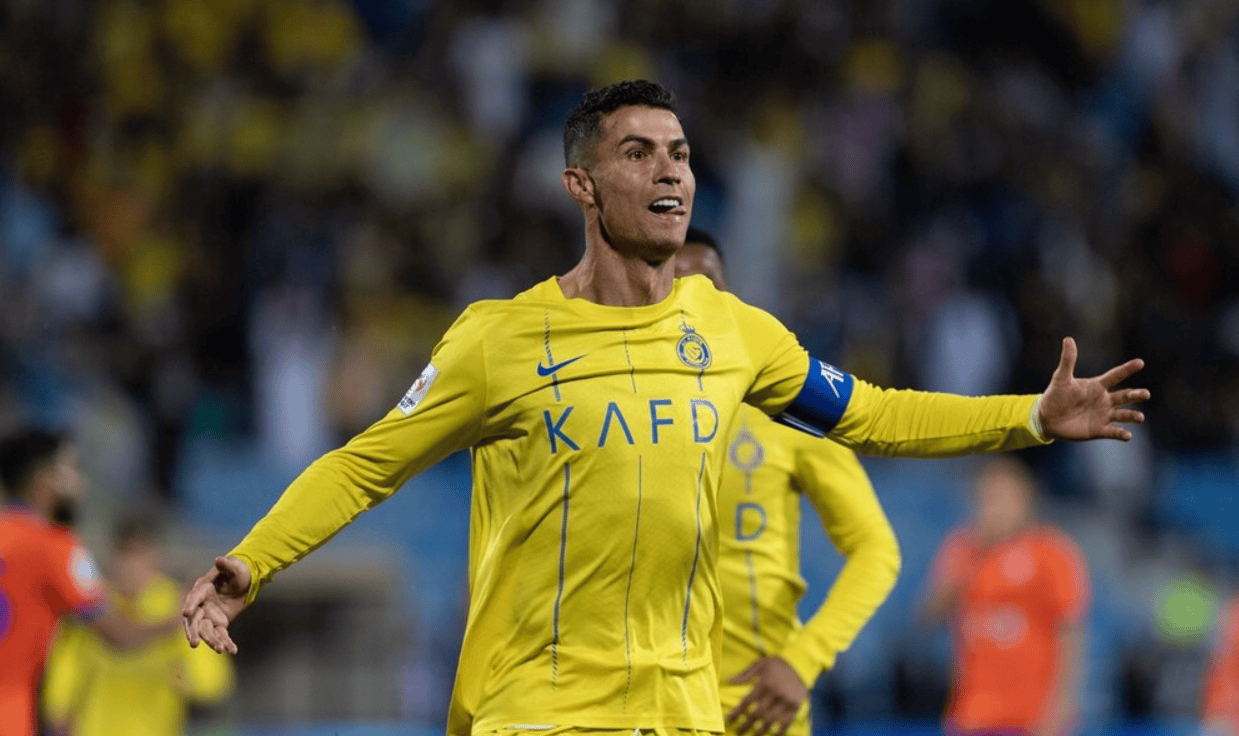 23场26球!39岁c罗太狠了,领跑射手榜,冲击历史神纪录_利雅得_胜利_联