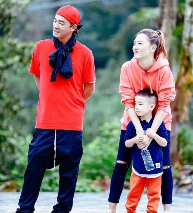 原创jasper爸妈亲亲时你不用委屈跟你甜馨姐学学如何反击