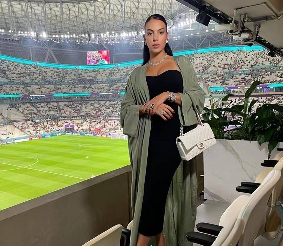 c罗和乔治娜为什么不结婚?家家有本难念的经,婆媳关系最难处_沙特_母