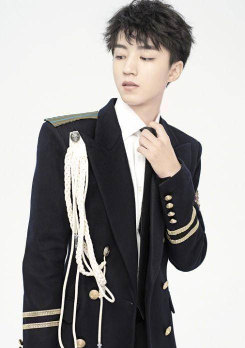 王俊凯_王源_制服