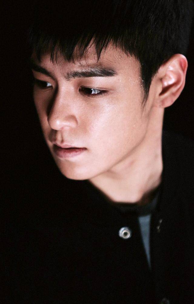 发歌不活动也都是因为他,因为他此前在直播中承诺自己不会在韩国复出