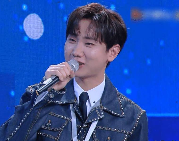 原创快乐大本营下期嘉宾刘恺威化身职场总裁就连陈立农也来了