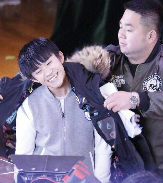 tfboys演唱会集训被打扰工作人员发文警告言辞毫不客气