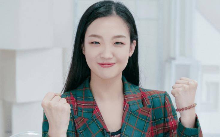 在表演的时候,王倩一边唱还一边在做出各种各样的表情,当看到她的表情