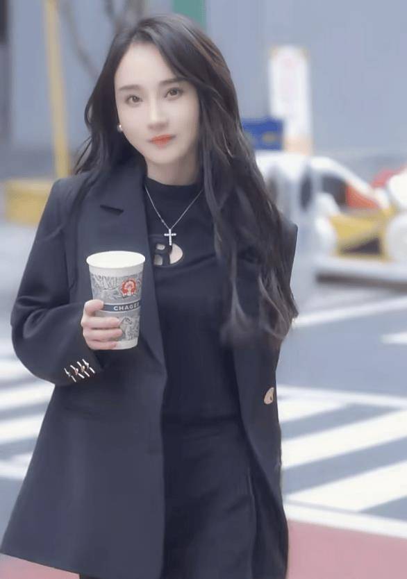 原创67王婆说媒爆红网络沈曼想去担心被说蹭流量自曝30岁还单身原因