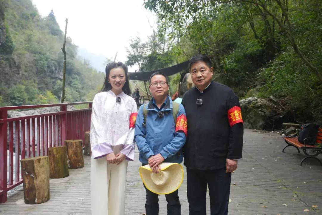 大型文化探访节目诗行长江巫山篇顺利杀青