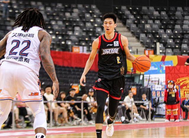 深圳轻松击败残缺上海萨林杰与贺希宁闪耀全场