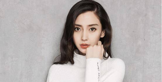 baby终于复工颜值再创新高度画报上的杨颖连头发丝都超绝美