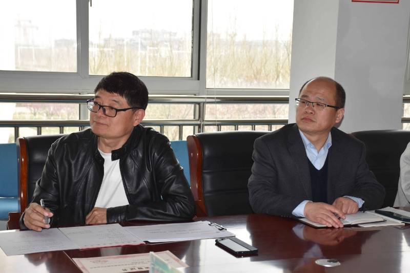 最是书香能致远 ——利津县凤凰实验中学举行青年教师读书分享会