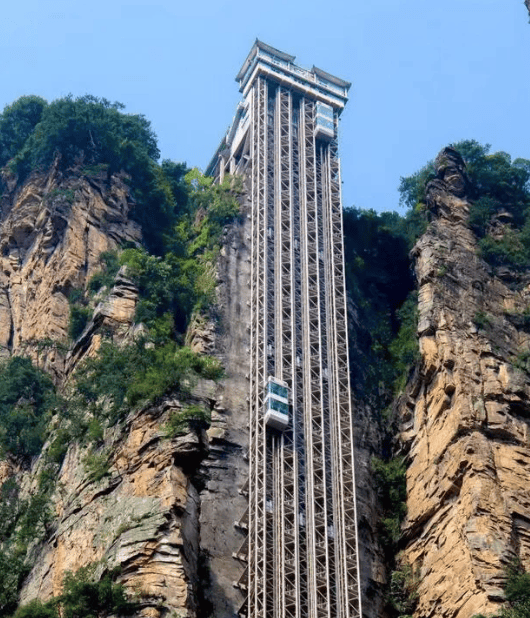 张家界天门山空中走廊图片