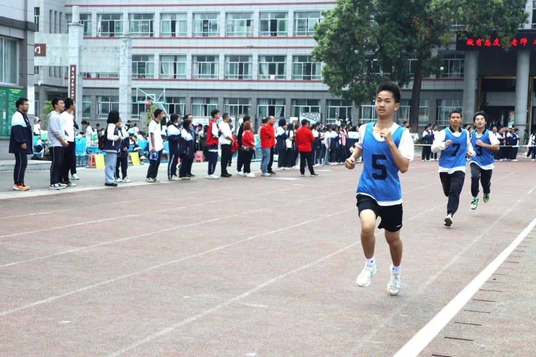 台实少年意气发运动场上展芳华三台中学实验学校第六届春季运动会掠影