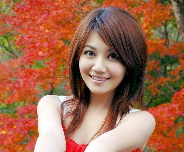 办3场婚礼李宗盛当证婚人9年婚姻最终走散今称欢迎追求者