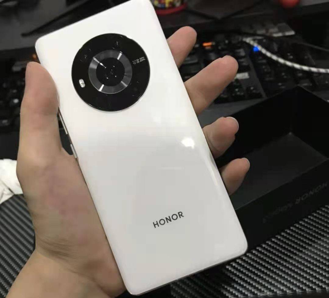 从高端市场跌至低端市场,荣耀化身"价格屠夫"_magic_手机_用户