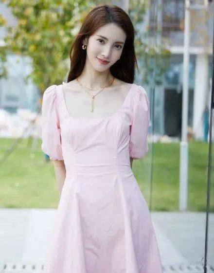 原创观点交锋金晨拒接父亲电话引热议父母为何让成年人恐惧