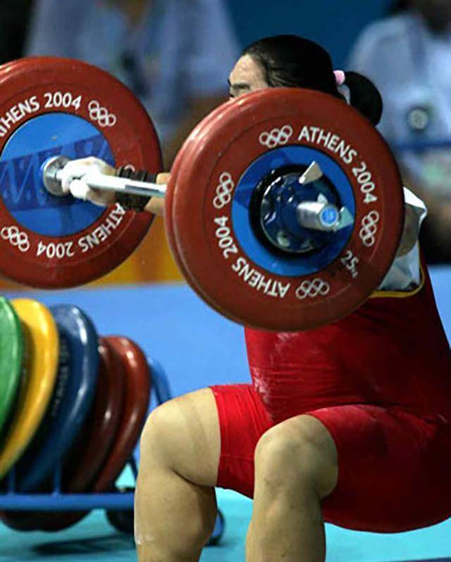 唐功红冒死一举为国夺金!放下182.5公斤后七窍流血,血压飙升220_举重_
