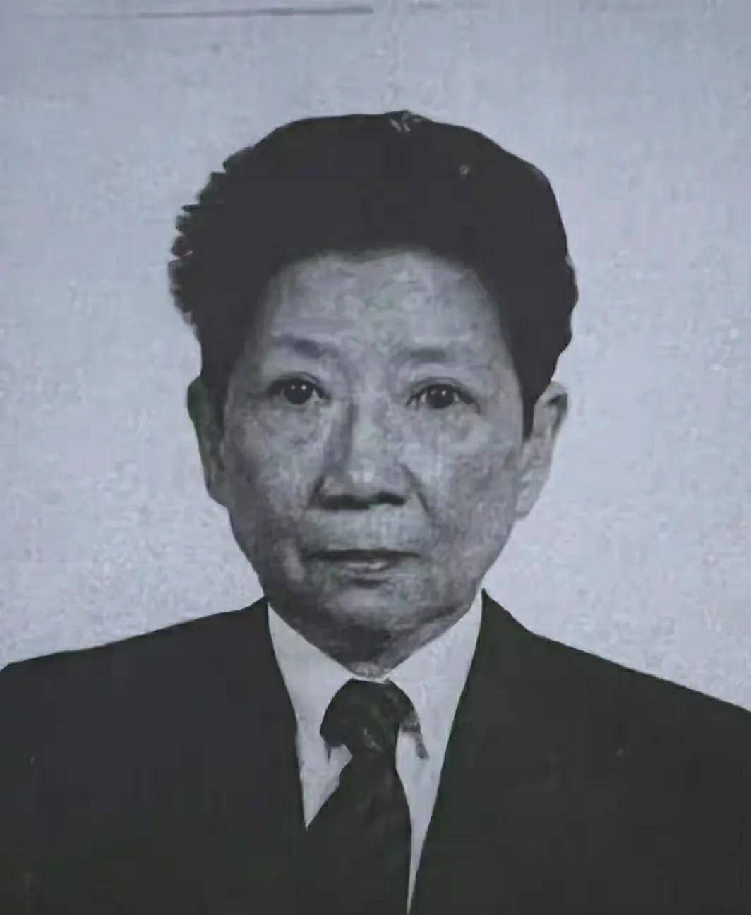 由于孔令伟横行霸道太出名,根本没有人敢和她结亲,导致她无人敢娶