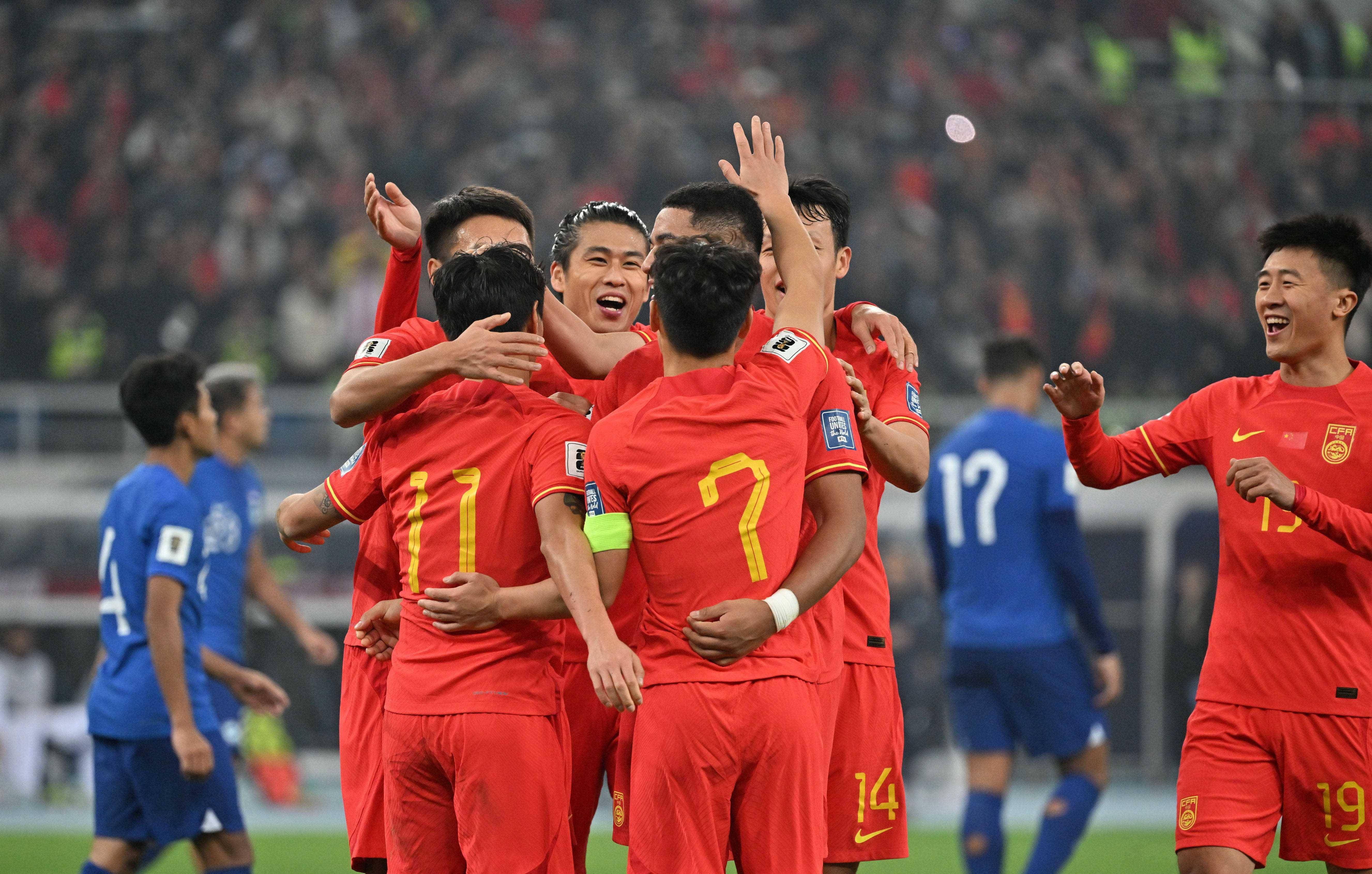 两战新加坡狂轰4球,世预赛已进5球!_国足_比赛_足球