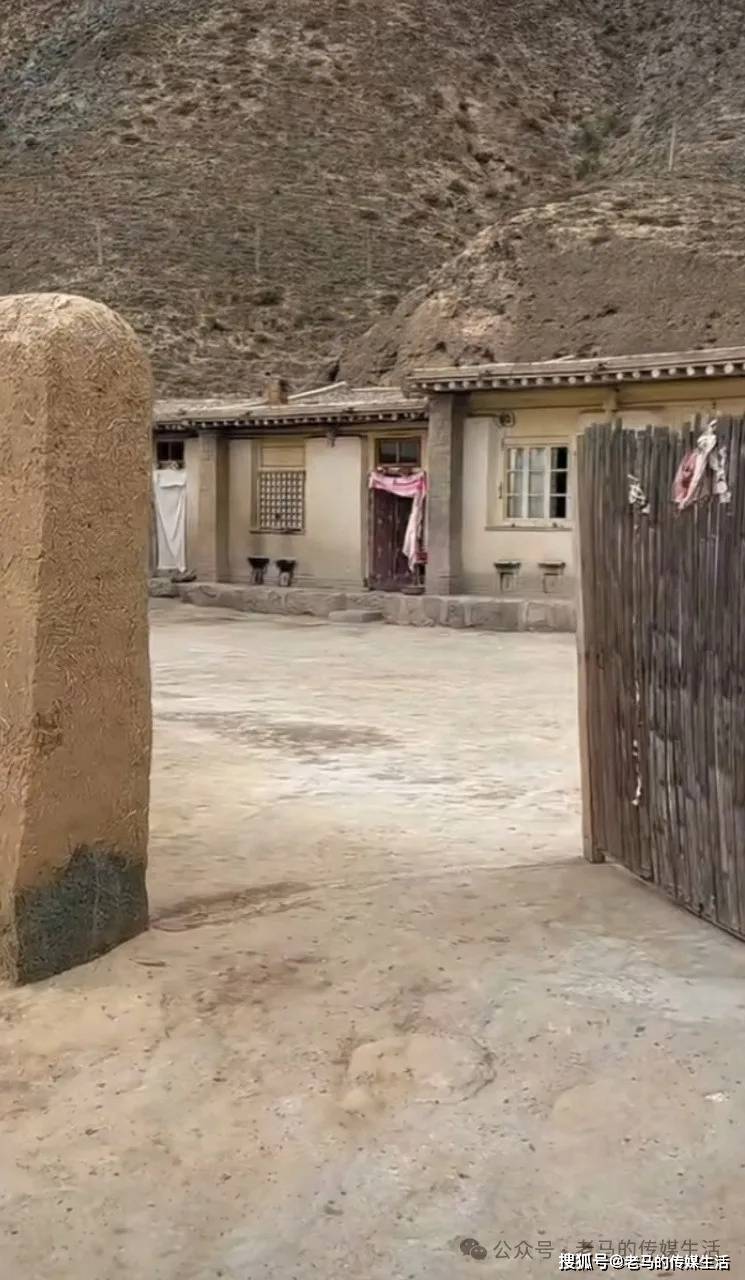 杨进荣:山根底的二婶家