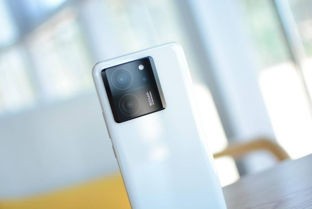 原创小米不讲武德天玑9200处理器2880hz索尼imx800跌至1994元