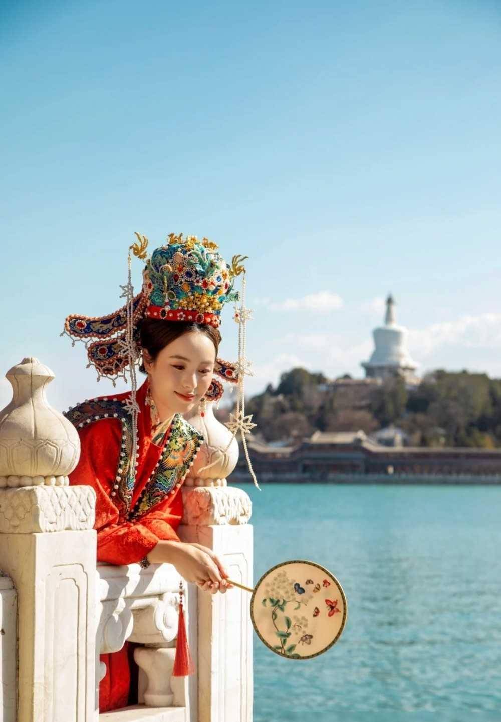 恭喜!前我们女网一姐王蔷恋爱修成正果 晒中式结婚照郎才女貌