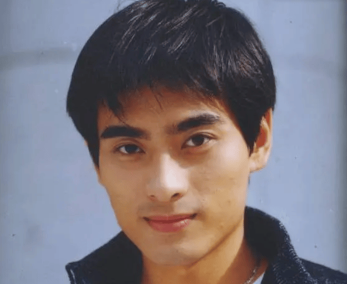 他是娱乐圈最干净的男演员,娶小10岁娇妻,结婚至今从没有过绯闻_陈龙