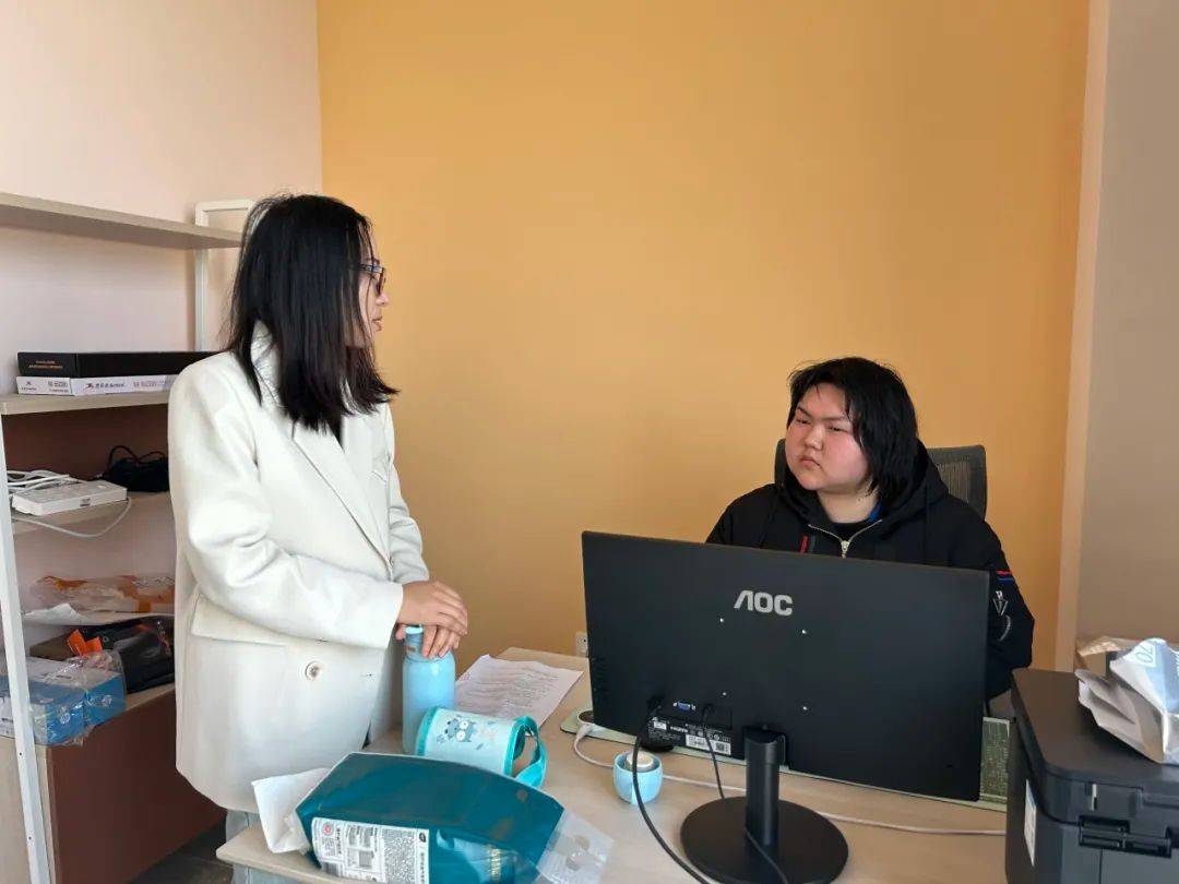 客服入职记一位残疾姑娘的职场进击