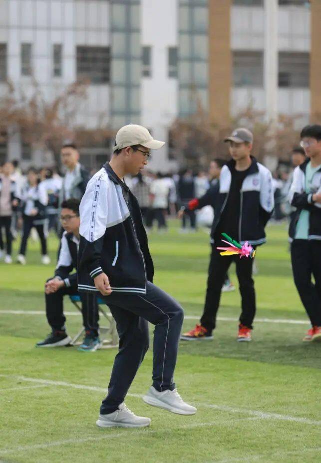 听绵阳南山中学春季运动会上的声动时刻