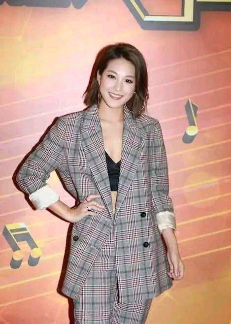 原创tvb最新姐妹团sixters太成功蔡思贝拿下视后陈滢火速上位一
