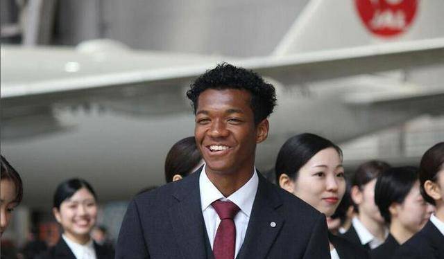 22岁日本混血栏选手村竹