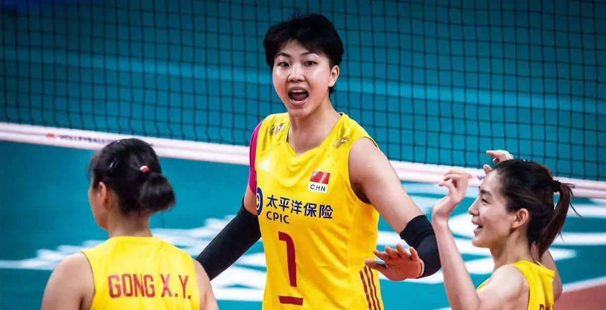 袁心玥所处的中国女排副攻这个位置刚刚经历了更新换代,像闫妮,徐云丽