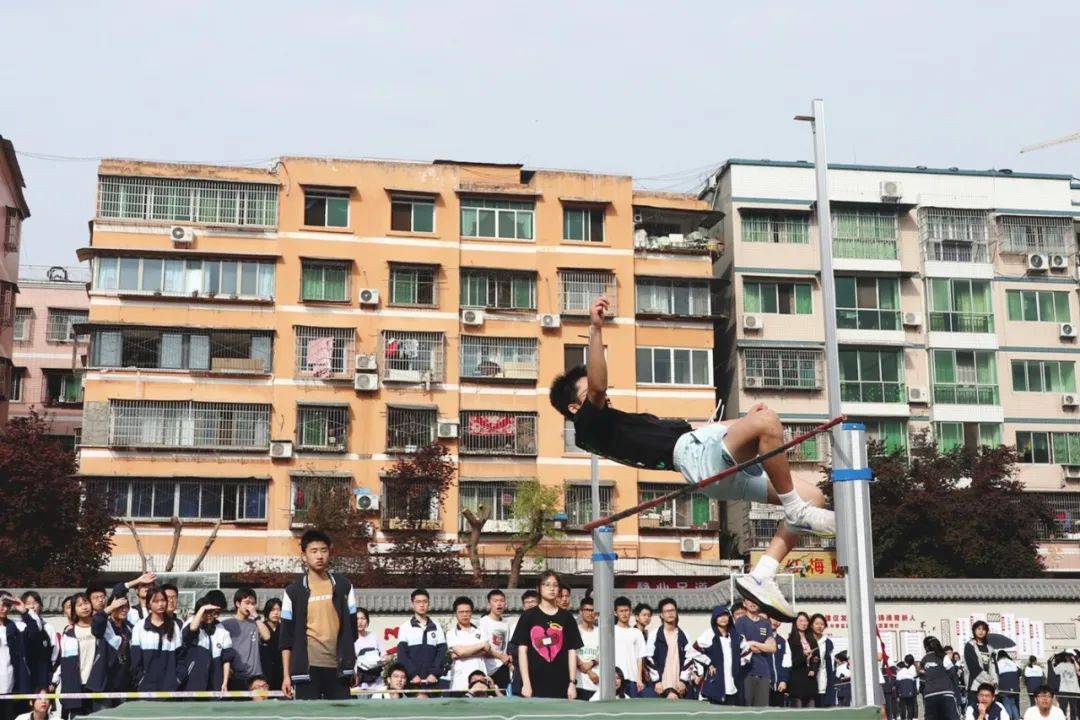 台实少年意气发运动场上展芳华三台中学实验学校第六届春季运动会掠影