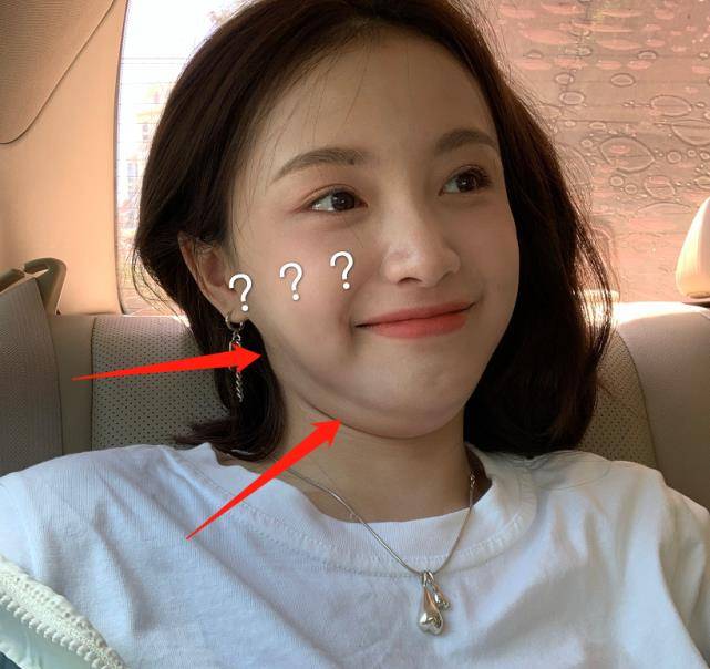 林小宅晒原相机自拍,却被2层双下巴抢镜,这是胖了20斤吧