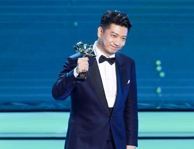 白玉兰奖变中年演员分猪肉雷佳音张若昀陪跑闫妮实现突破