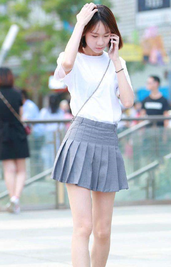 街拍:夏天,怎能少了最迷人的清新风格短裙!