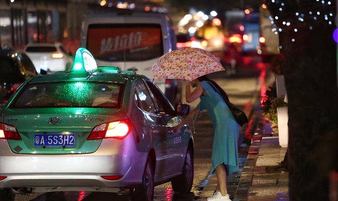 原创2003年北京一出租车司机被捕审讯后暴露身份他究竟是谁