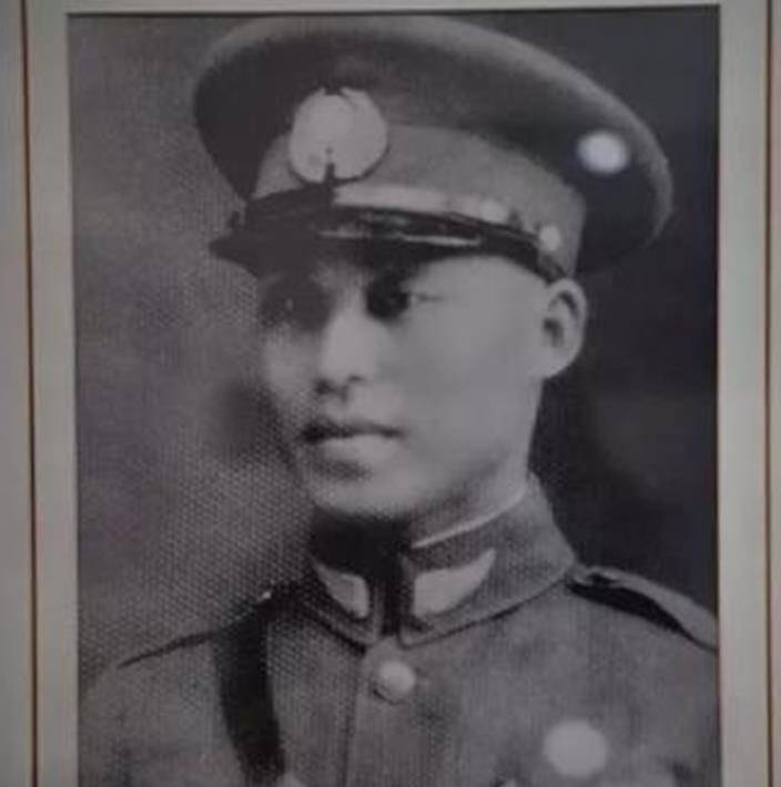 原创民族英雄高志航30岁英勇牺牲留下校花妻子后来生活如何