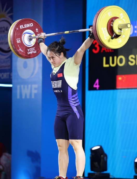 1挑4中国举重队赢下扬眉吐气一战巴黎奥运这枚金牌顶3枚