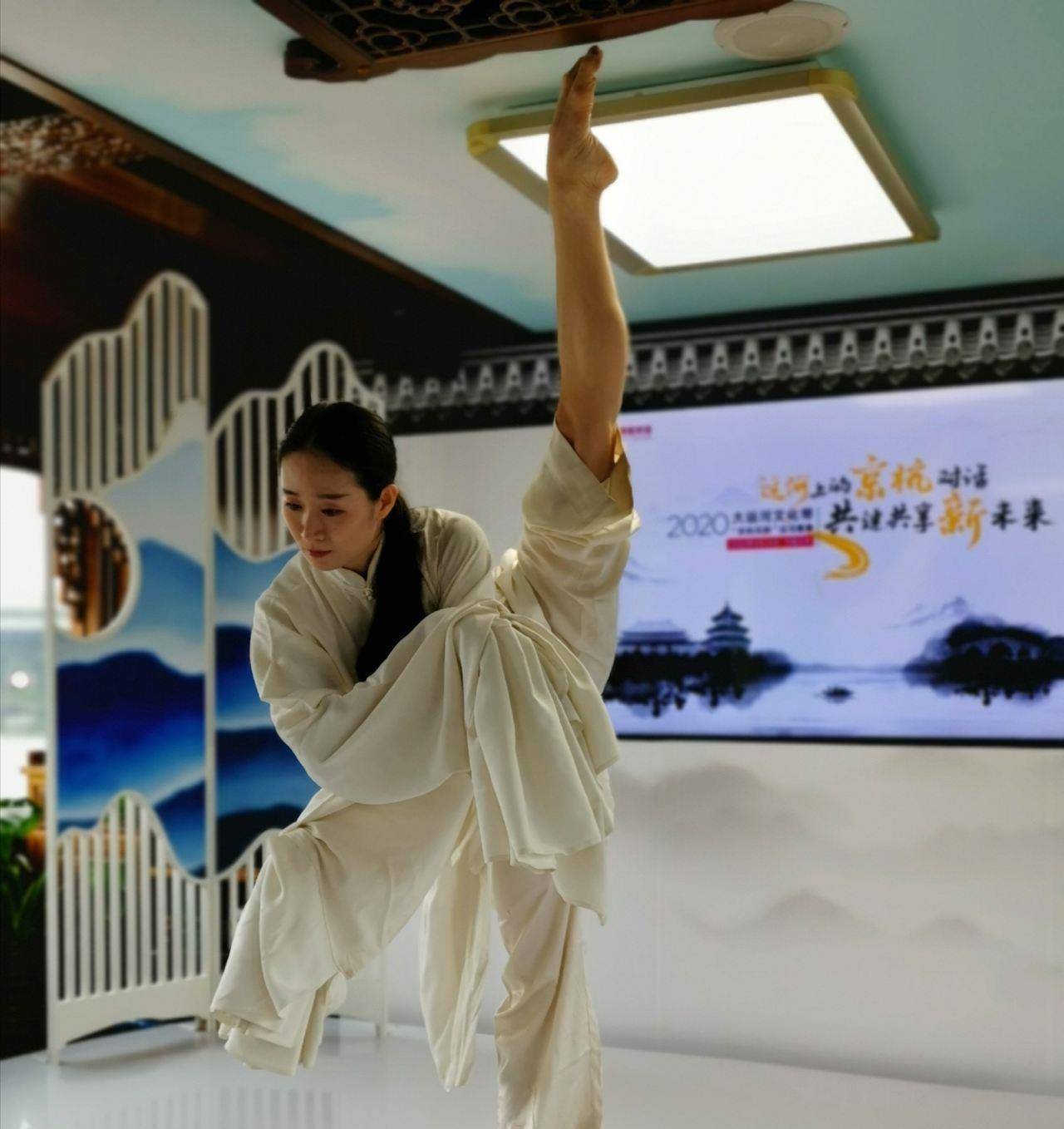 原创原创优秀演员王小蒙离开赵本山10年成舞蹈家享誉世界